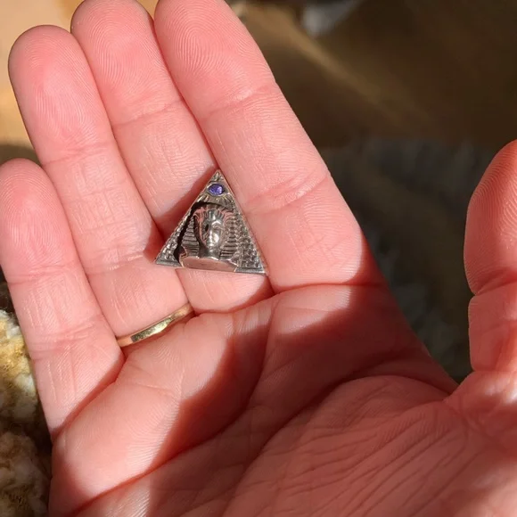 Jewelry - Picture 6 of 6